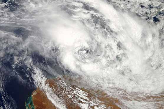Powerful cyclone heads for Australian mining town