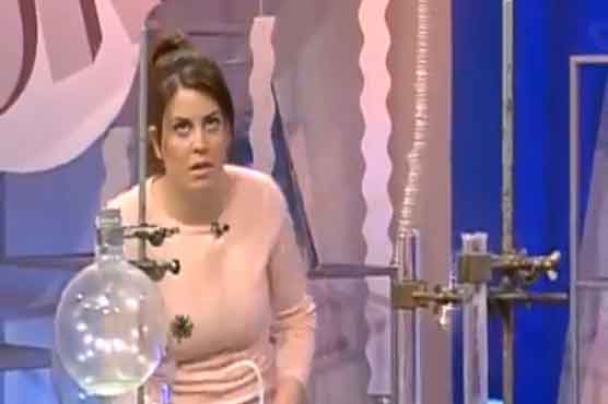 Importance of oxygen: TV show host faints while teaching