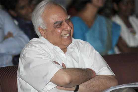 Indian minister pens love song for film 