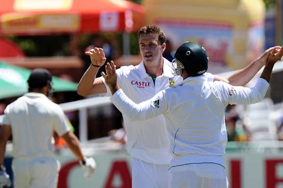 South Africa dominate after New Zealand crash