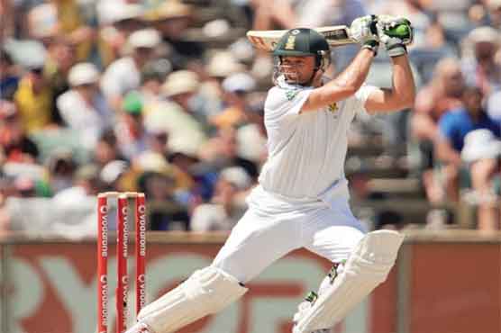 S Africa declares with imposing 302-run lead