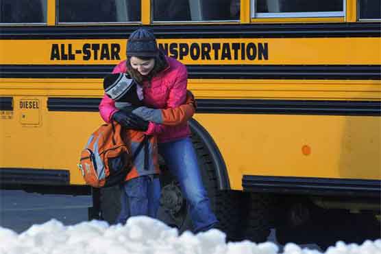 US students attend first classes since school shooting