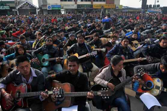 600 Indian guitarists play tribute to gang-rape victim