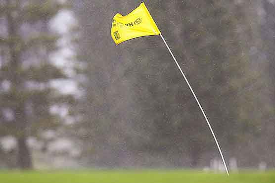 Golf's season-opening round to restart due to weather