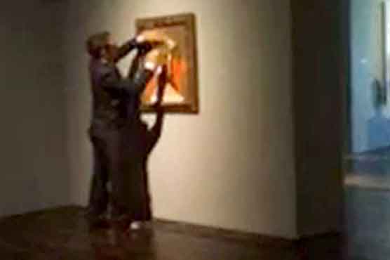 Man accused of vandalizing 1929 Picasso surrenders
