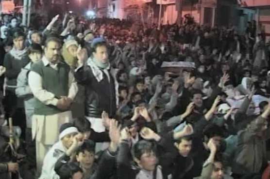 Hazaras refuse to bury bombing victims, stage sit-in
