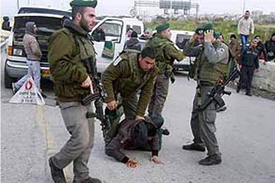 Israel forces Palestinians from settlement site