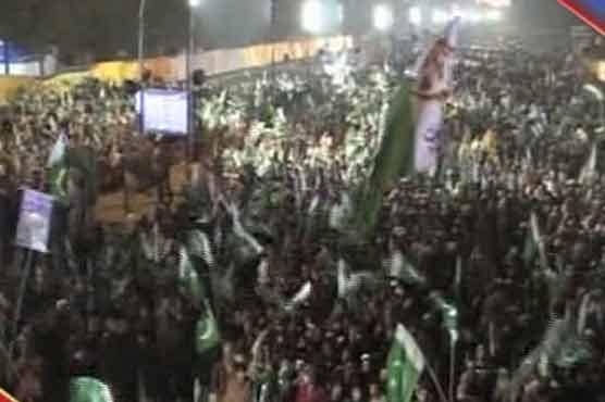 Qadri's grand rally enters Islamabad
