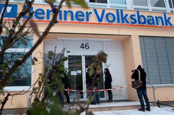 Robbers dig 100-foot tunnel to raid bank in Germany