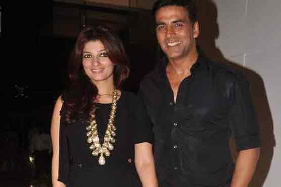 Akshay turns singer, dedicates song to Twinkle