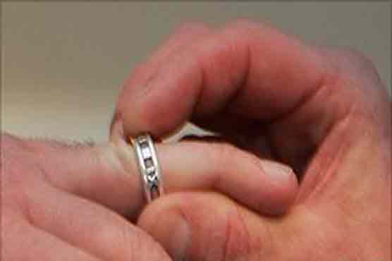 India issues new rules to halt gay couples