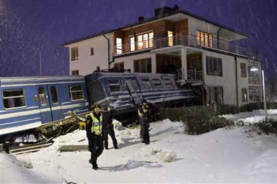 Cleaner not at fault for Swedish train crash: prosecutors