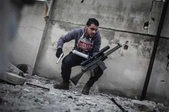 Airstrike kills at least 7 near Damascus 