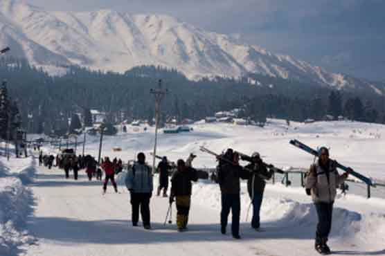 Kashmir border tension hits local ski season