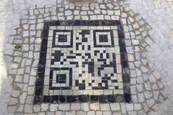 Brazil: bar codes on sidewalks give tourist info