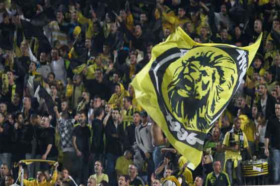 Fans protest inclusion of 2 Muslim players in Jerusalem football team