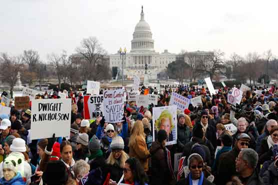 Thousands in Washington march for gun control