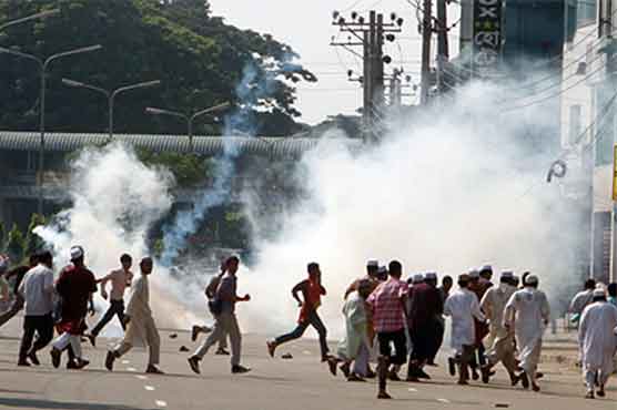 Bangladesh: Islamist party men attack police 