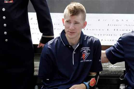 US soldier with rare double-arm transplant 