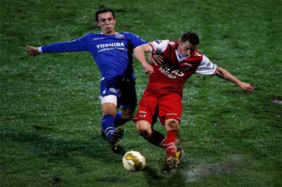 Dutch match suspended over racial tactic