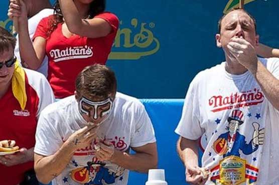 Chestnut downs 69 dogs to win 7th-straight contest