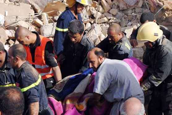 Suicide bomber in Iraq kills 2 police, wounds 19