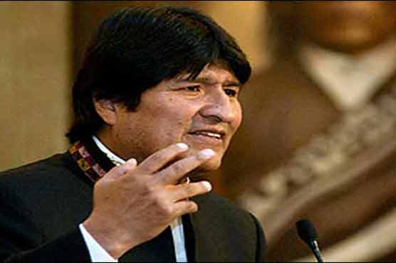 Bolivia threatens to close US embassy