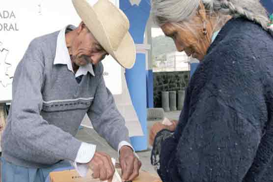 Mexican polls become disputed after theft claims