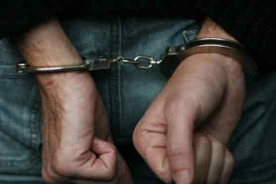 Motorway police arrest three dacoits 