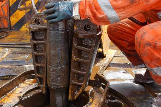 Oil rises to near $106 following dip