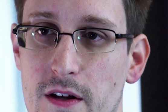 Snowden wants asylum in Russia for now 