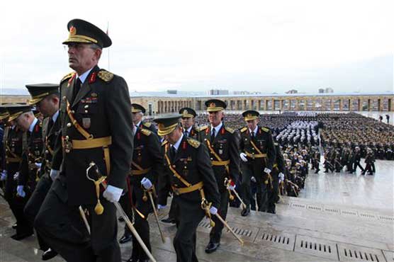 Turkey redefines armed forces' duties 
