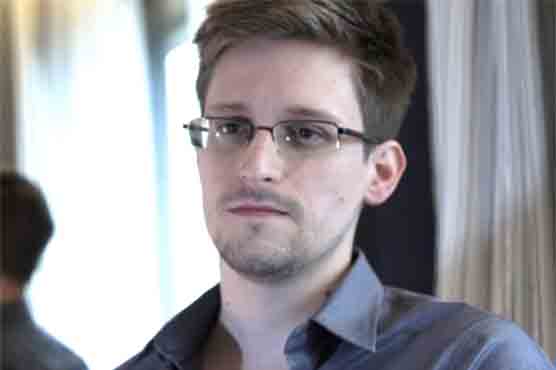 Snowden stuck in Moscow airport lounge for 3 weeks