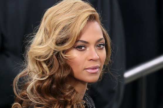 Beyonce holds moment of silence for Trayvon Martin