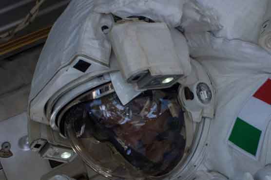 NASA still perplexed by astronaut's flooded helmet