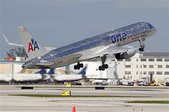 Parent of American Airlines posts $220M profit