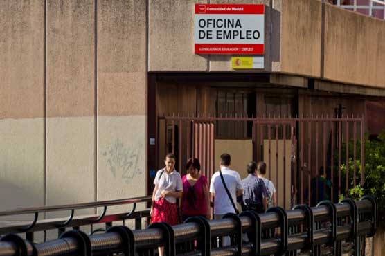 Spain's unemployment edges down to 26.3pc in 2nd Q