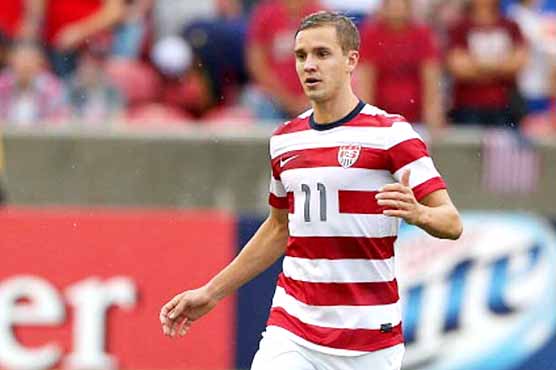 Holden leaves Gold Cup final with knee injury 