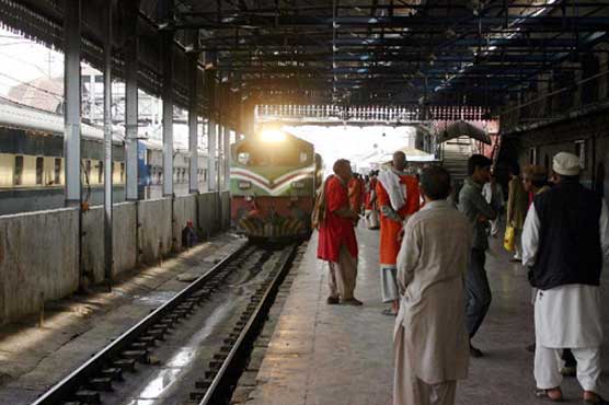 Railways Minister orders to check black-marketing of tickets