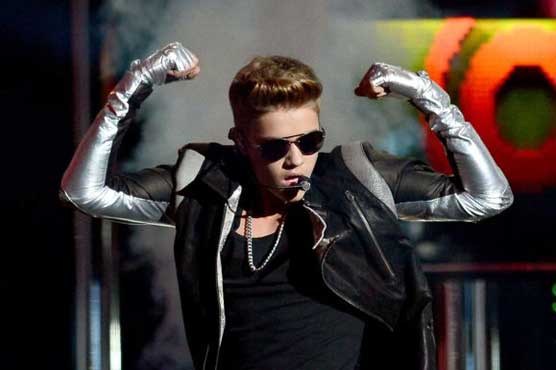 Report: Bus on Bieber tour in border pot bust