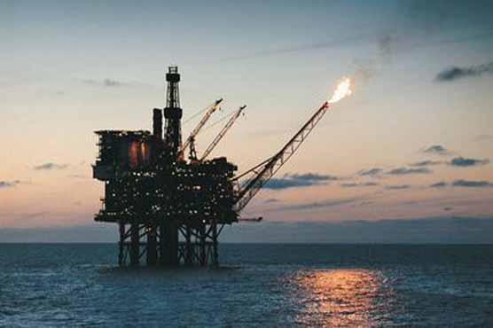 Oil above $104 after US GDP, supply reports 