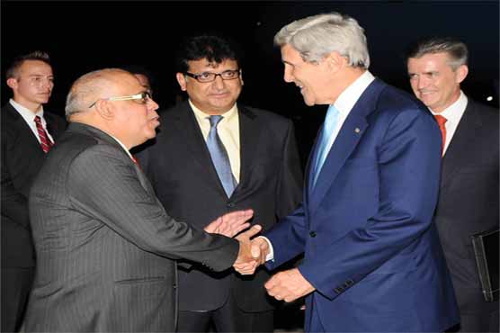 John Kerry arrives in Islamabad