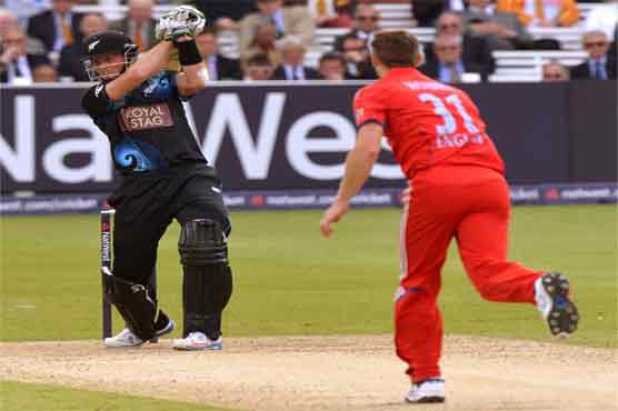 Guptill hits ton as New Zealand eases to ODI win