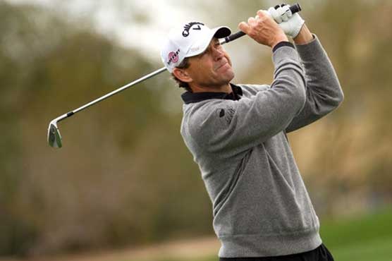 Golf: Janzen disqualified for wearing metal spikes