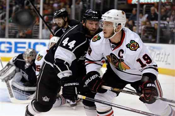 Blackhawks surge past Kings, take 3-1 series lead 