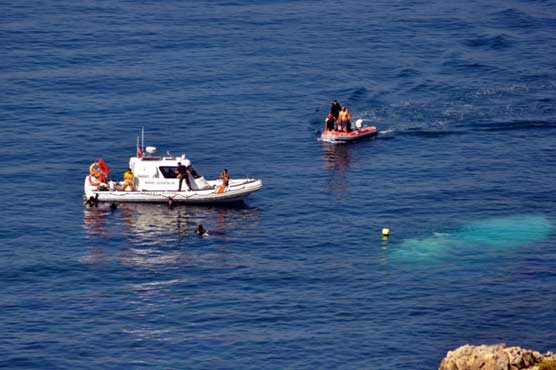 9 killed as migrants boat sinks in Indian Ocean