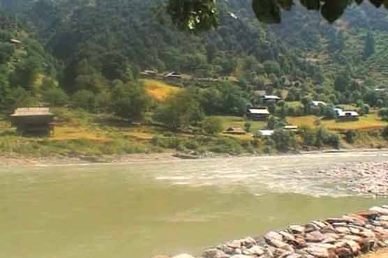 Swat: Minor girl missing after jumping into river