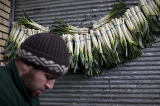 Ailing economy dominates Iran presidential vote