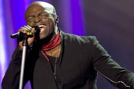 Seal apologises for sting tweets 