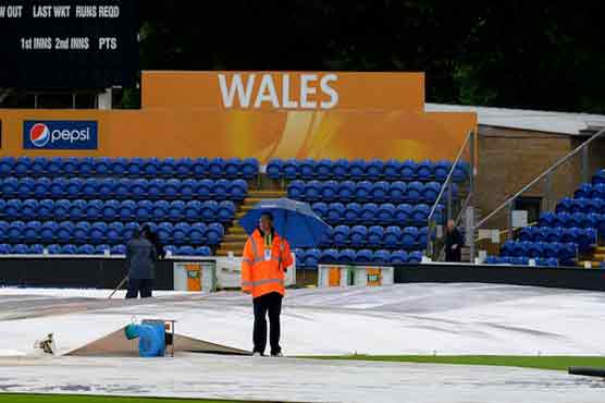 Rain delays play between South Africa and West Indies